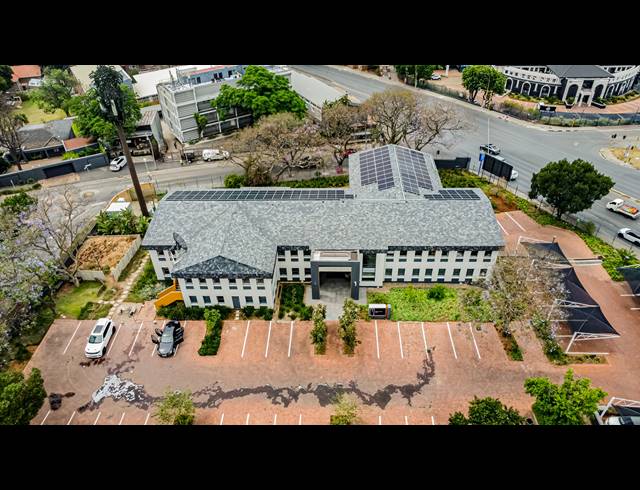 240M² OFFICE TO LET IN DUNKELD WEST